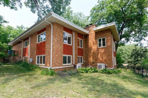 2212 Mary Hills Dr, Minneapolis, MN 55422-4252