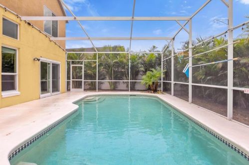 418 Riggs Cir, Davenport FL 33897-6007 exterior