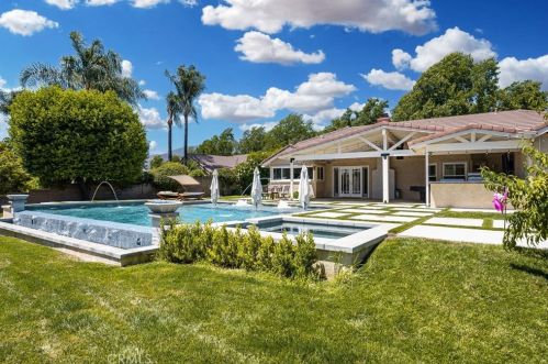 360 Paxton Ct, Upland CA 91784-1373 exterior