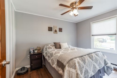 129 Crystal Brook Hollow Rd, Mount Sinai NY  11766-2102 exterior