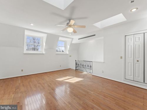 916 Capitol St, Washington DC 20003-1533 exterior