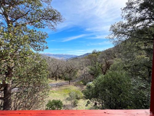 7820 Lakeside Dr, Ukiah CA  95482-9425 exterior