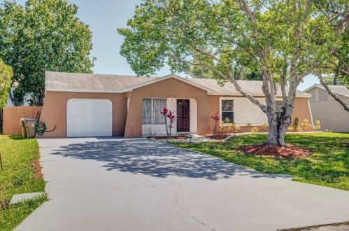 819 Nelson Dr, Kissimmee, FL 34758-3026