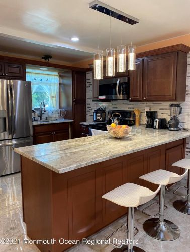 515 Laurel St, Berkeley Township NJ  08721-2619 exterior