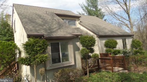 1417 Scenic Dr, Downingtown, PA 19335-4018