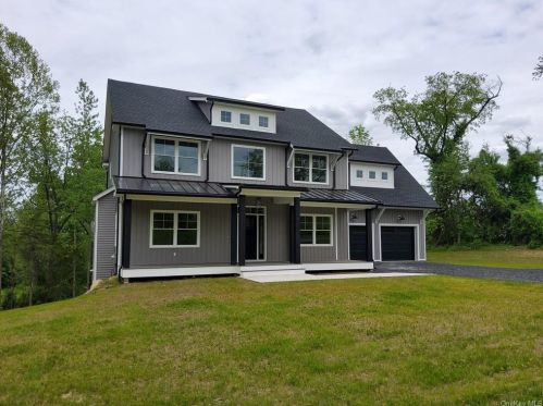 3 Maple Ave, Goshen, NY 10924-6727