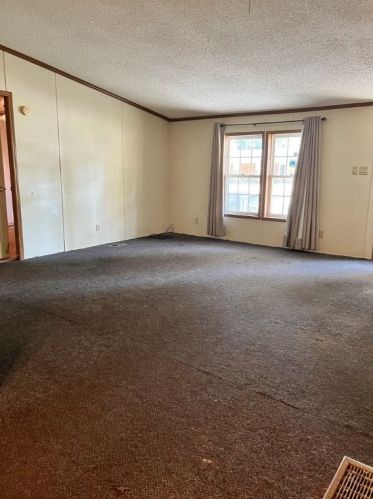 2345 Saratoga Dr, Hermitage, PA 16148-6719