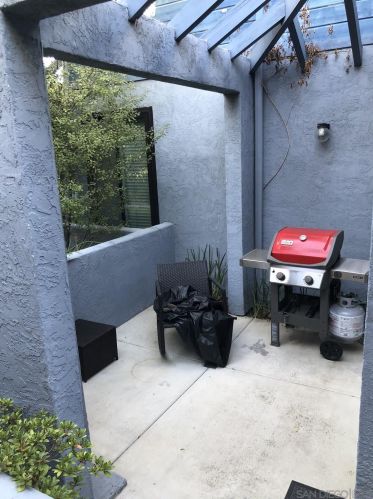 1473 Chalcedony St, San Diego CA 92109-2107 exterior