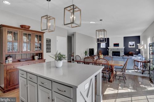 15 Waverly Ln, Carlisle PA  17015-7119 exterior