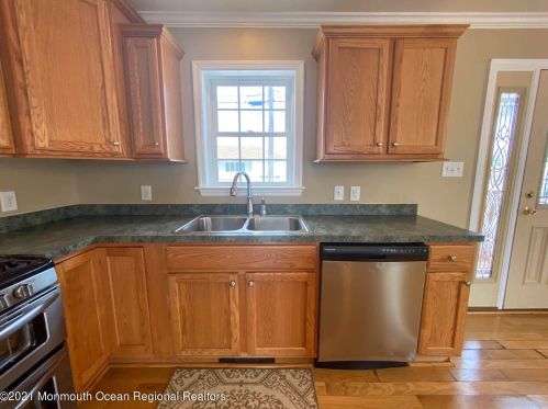 238 Pine Dr, Berkeley Township NJ  08721-3137 exterior