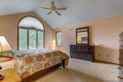 2234 Glenbrook Ln, Thiensville WI  53092-3116 exterior