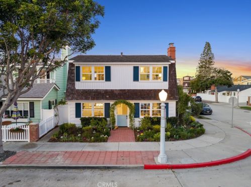 1760 Ocean Blvd, Newport Beach, CA 92661-1412