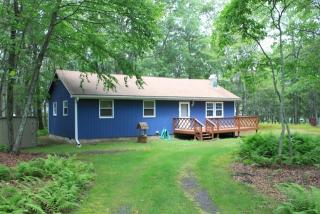 337 Oak Hill Rd, Hawley, PA 18428-4016