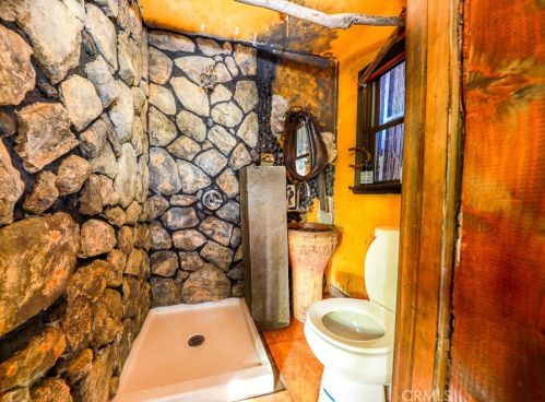 8616 Serapis Ave, Pico Rivera CA  90660-4516 exterior