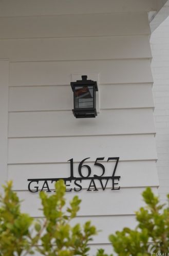 1657 Gates Ave, Manhattan Beach CA  90266-7028 exterior