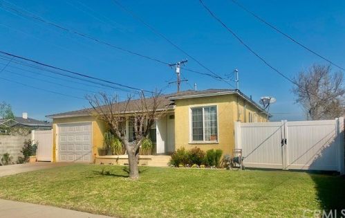 935 Poplar St, Compton, CA 90220-1839