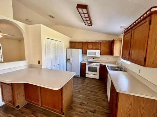 8300 Penny Ln, Fort Pierce, FL 34951-1069