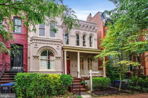 204 4th St, Washington, DC 20003-1101