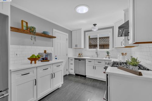 358 Monterey Rd, Pacifica CA  94044-1463 exterior