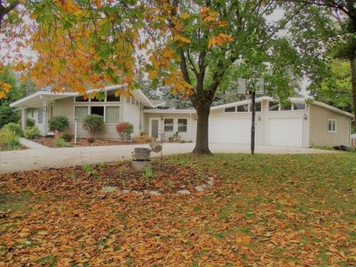 4926 Morgan Dr, Manitowoc WI  54220-1028 exterior