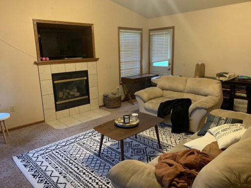 238 Niehoff Dr, Fall River, WI 53932-9529