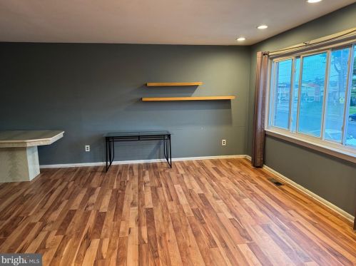 12112 Academy Rd, Philadelphia PA  19154-2903 exterior