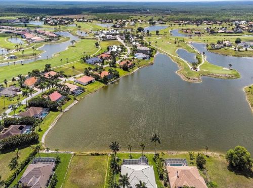 18013 Royal Tree Pkwy, Naples FL  34114-8941 exterior