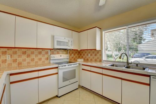 6796 Via Regina, Boca Raton FL  33433-3955 exterior