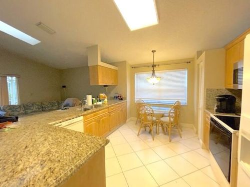 6000 Citrine Ct, Boynton Beach, FL 33472-2454