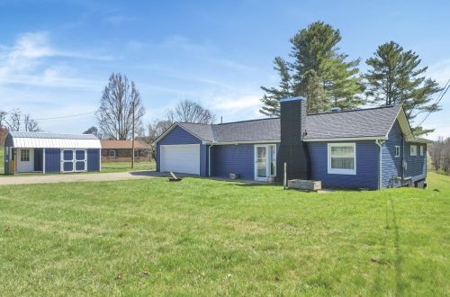 3920 Boggs Rd, Zanesville, OH 43701-9482
