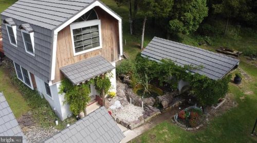 2695 Hemlock Dr, Palmerton PA  18071-9408 exterior