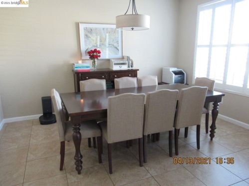 1886 Ventura Dr, West Pittsburg CA  94565-6476 exterior