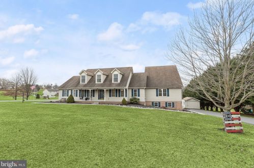 405 Glenville Rd, Hanover, PA 17331-8139