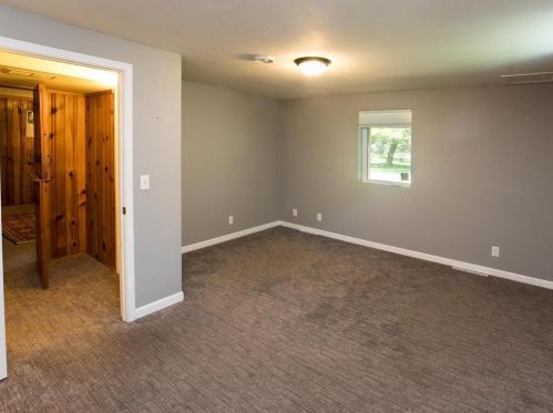 304 Greenvale Ave, Waterford MN  55057-1413 exterior