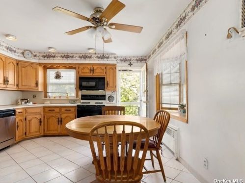 430 Clement Ave, Floral Park NY  11003-2703 exterior