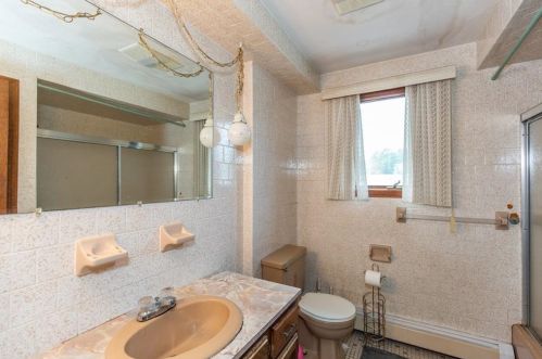 79 Thelma St, North Providence RI  02904-4560 exterior