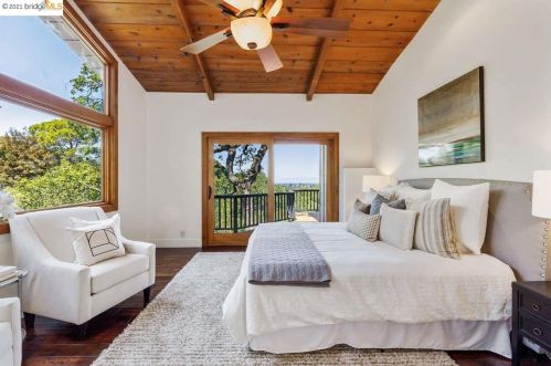 25566 Fernhill Dr, Los Altos CA  94024-6302 exterior