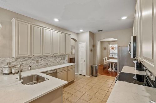 6001 Sun Ray Dr, Denton TX  76208-6823 exterior