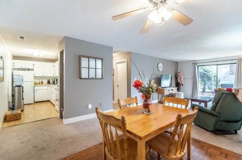 1 Greenbriar Dr, North Reading, MA 01864-3145