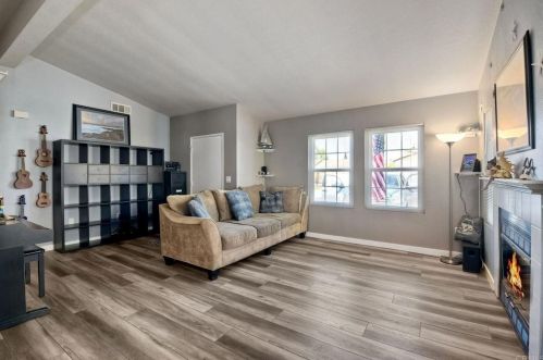 2169 Fiori Dr, Vista CA  92084-7737 exterior