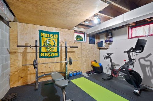 525 66 Ave, Minneapolis MN 55429-1619 exterior