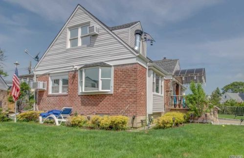 123 King St, Floral Park, NY 11001-2112