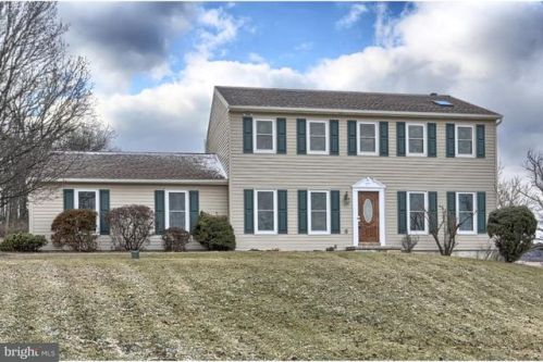 123 Jessica Ct, Dauberville, PA 19533-9300
