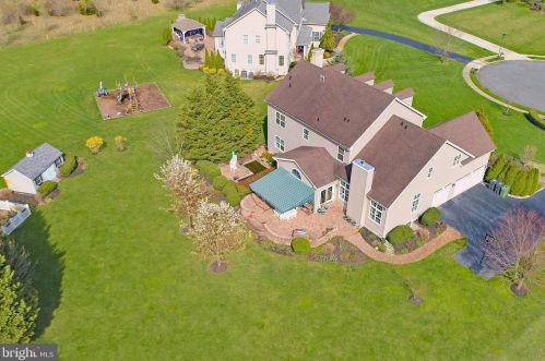 17 Nicole Ct, Auburn NJ 08085-3448 exterior