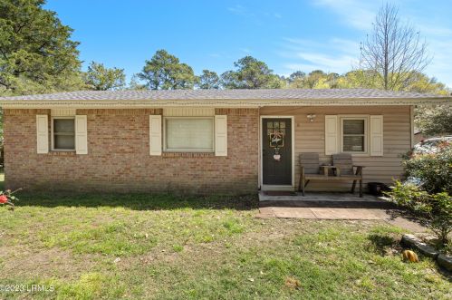 6 Stanley Farm Rd, Beaufort, SC 29906-8401