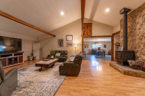 12708 Nicholson Rd, Conroe TX  77303-3828 exterior