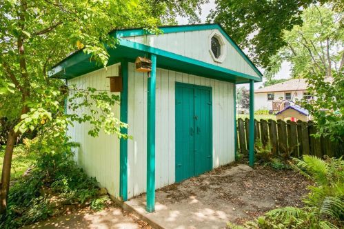 1103 Gresham Ave, Saint Paul MN  55128-5813 exterior