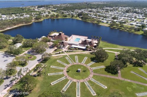 704 Silverthorn Ct, Sebastian FL  32976-7349 exterior