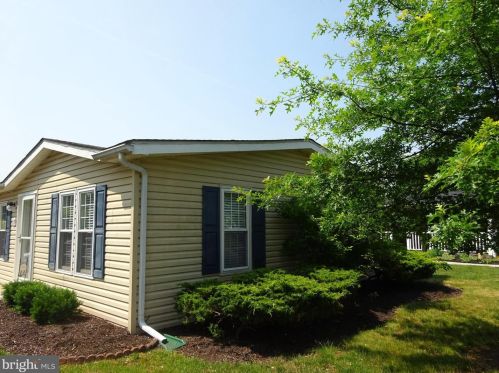 110 Deerfield Dr, Souderton PA  18964-1918 exterior