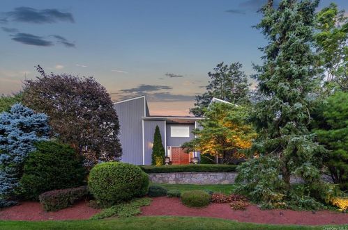 15 Deer Run, Rye Brook NY  10573-1300 exterior